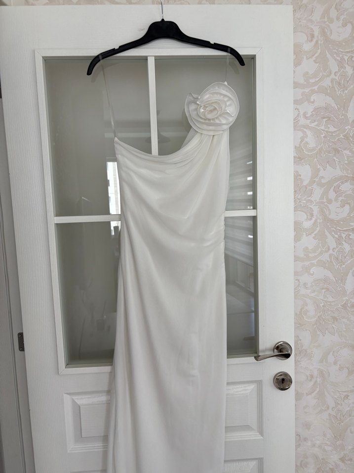 Beyaz Straplez Uzun Gelinlik - Görsel 2