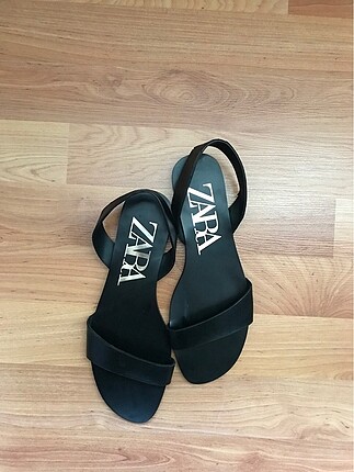 zara siyah sandalet