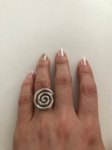 Spiral yüzük