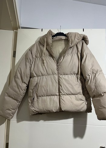 Bej Kapüşonlu Puff Mont