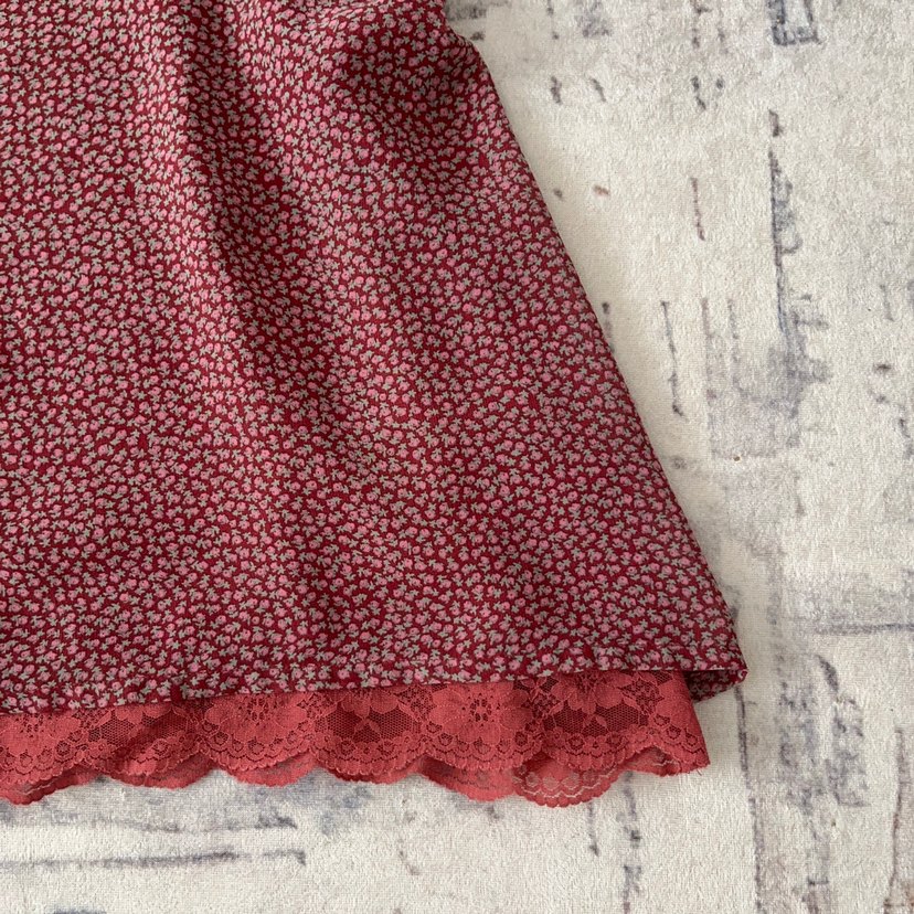 V Yaka Midi Çiçekli Bol Elbise - Görsel 3