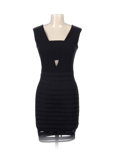 PreLoved Kısa Elbise %70 İndirimli.