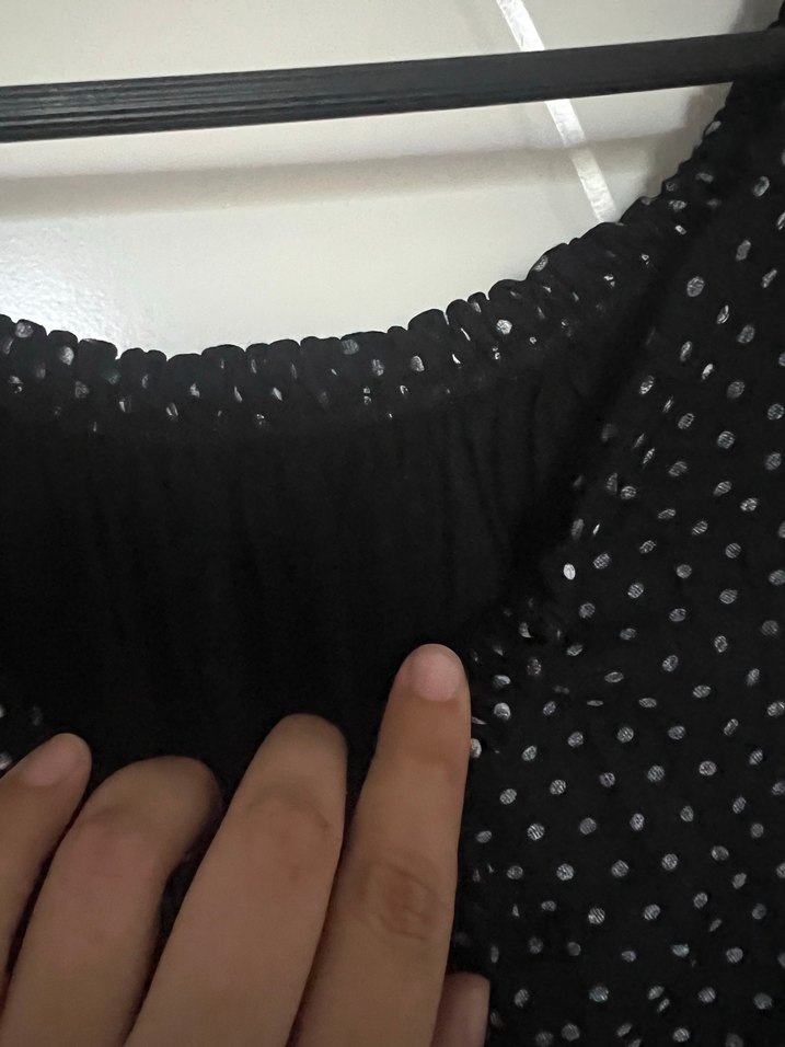 Siyah Puantiyeli Midi Kolsuz Elbise - Görsel 3