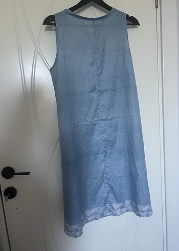 Mavi Kelebek İşlemeli Keten Midi Elbise - Görsel 2