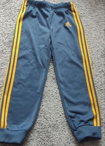 Adidas Adidas 3-4 yas eşofman takımı