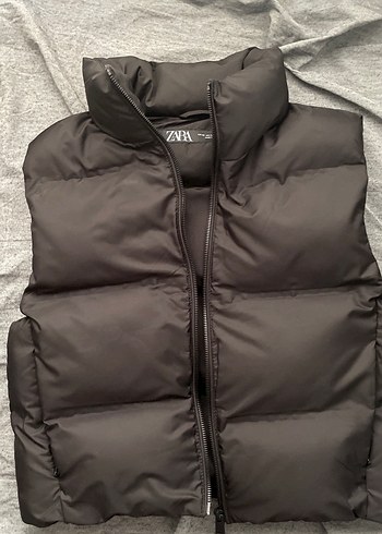 Zara Siyah Kadın Fermuarlı Şişme Yelek