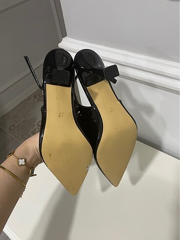 37 Beden Stiletto