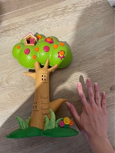 Beden lalaloopsy ağaç ev