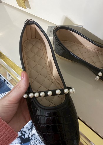 Siyah Yılan Desenli İnci Detaylı Kadın Babet - Görsel 2