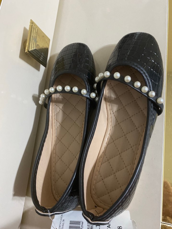 Siyah Yılan Desenli İnci Detaylı Kadın Babet - Görsel 3