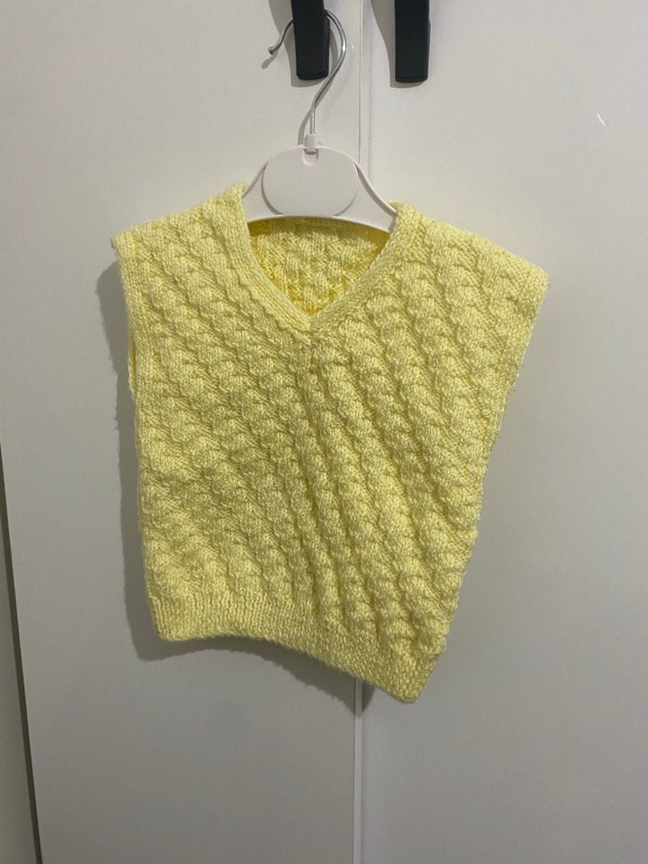Çocuk Sarı V Yaka Örgü Süveter - Görsel 3