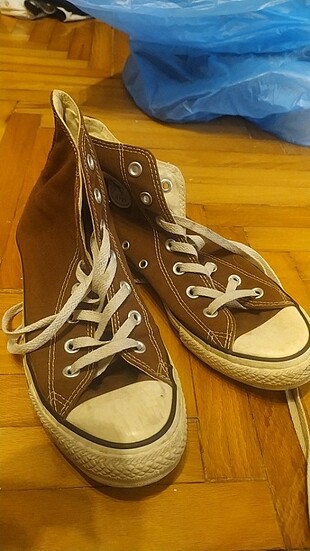 Kahverengi converse