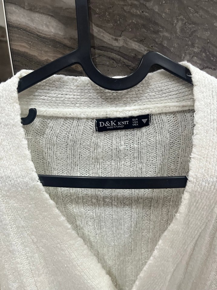 Düğmeli Beyaz Kadın Mini Hırka - Görsel 3