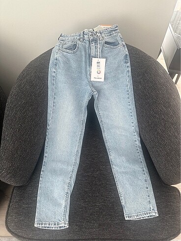 Pull&bear etiketli mom comfort jean