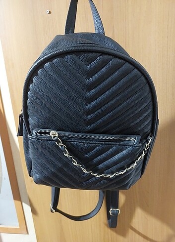 LCW siyah deri sırt çantası