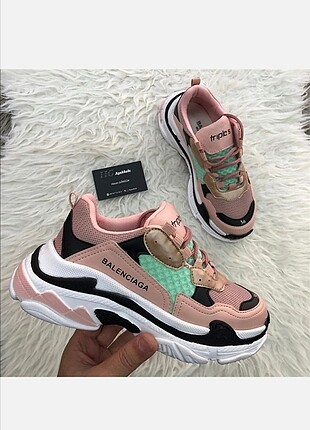 Balenciaga pudra