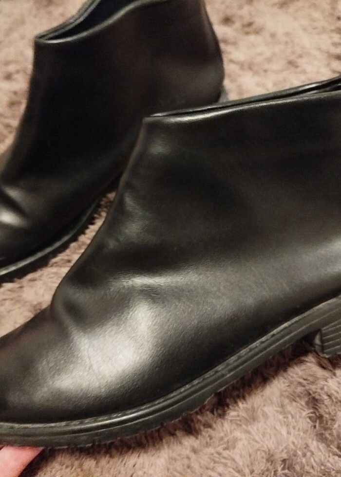 Siyah bot - Görsel 2