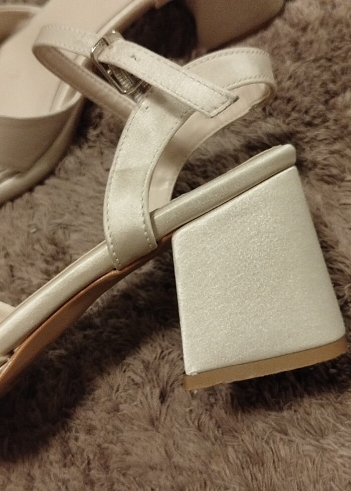 Saten topuklu ayakkabı - Görsel 4