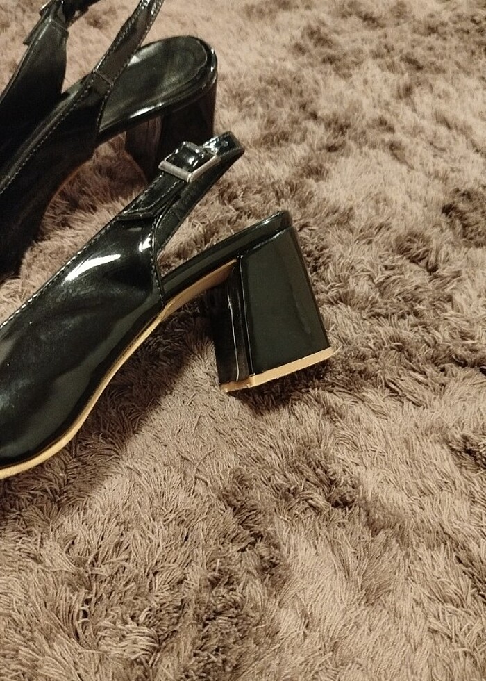 Kısa topuklu ayakkabı - Görsel 2