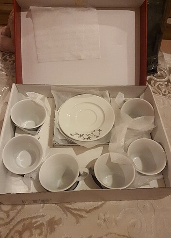 Beden beyaz Renk Güral 6 Kişilik Nescafe Fincan Takımı