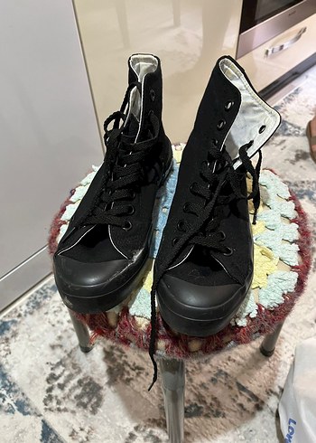 siyah converse