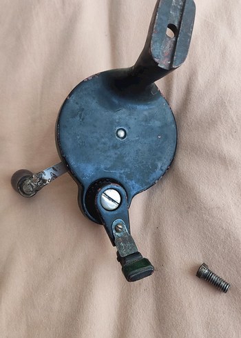 KARA KAFA DİKİŞ MAKİNESİ ÇEVİRME KOLU - Görsel 4