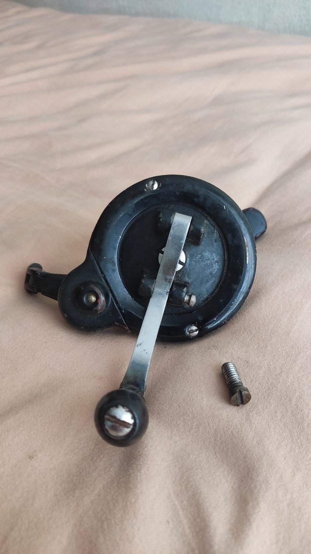 KARA KAFA DİKİŞ MAKİNESİ ÇEVİRME KOLU - Görsel 3