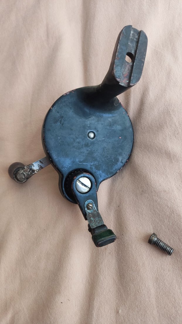 KARA KAFA DİKİŞ MAKİNESİ ÇEVİRME KOLU - Görsel 4