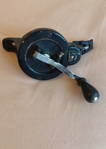 KARA KAFA DİKİŞ MAKİNESİ ÇEVİRME KOLU
