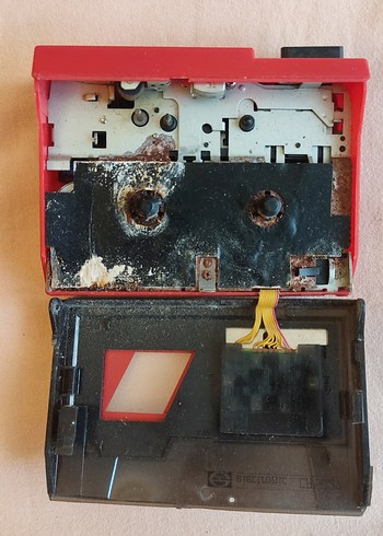 Kırmızı 3 Bant Grafik Ekvalayzerli Walkman - Görsel 6