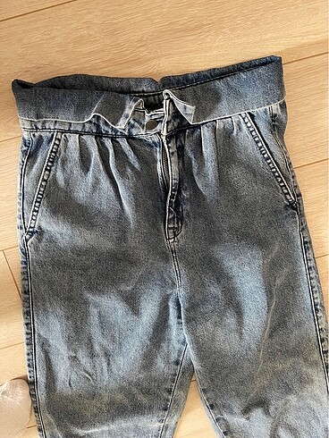 Bel detaylı jean - Görsel 2