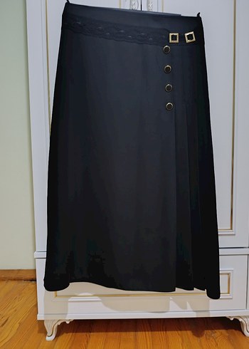 Düğmeli Siyah Uzun Kadın Etek 42 beden - Görsel 3