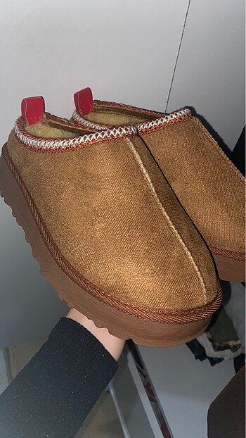Ugg Ugg terlik
