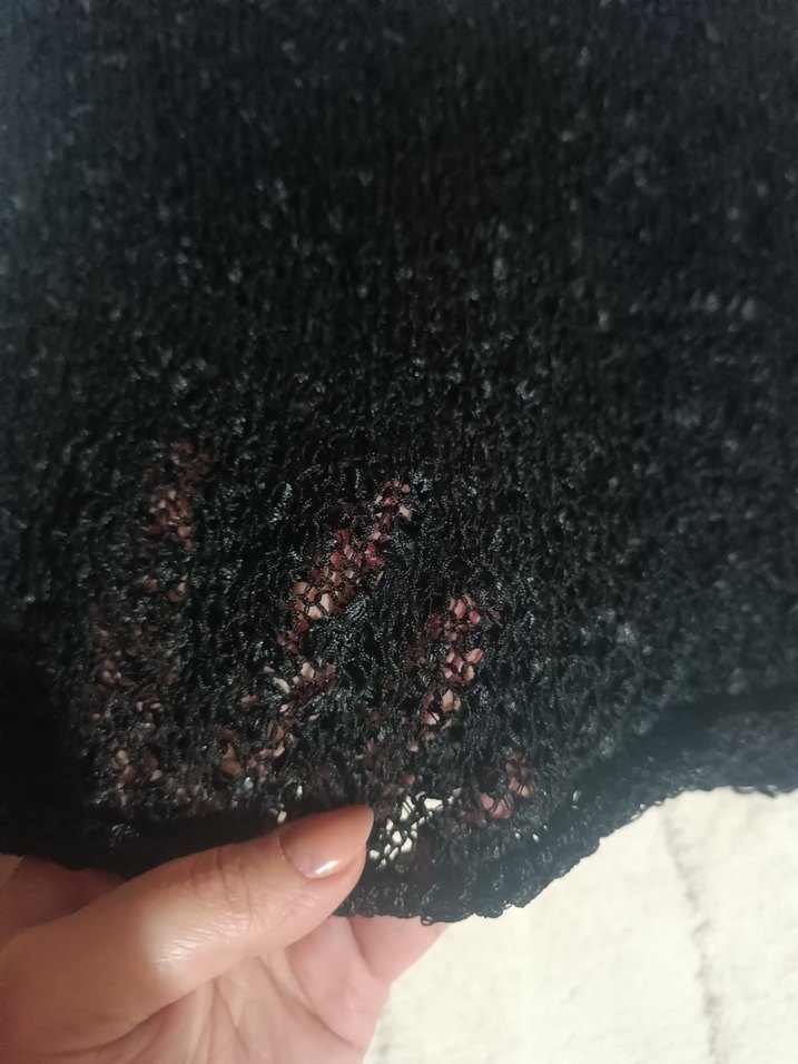 Siyah V Yaka Transparan Örme Kısa Bluz - Görsel 2