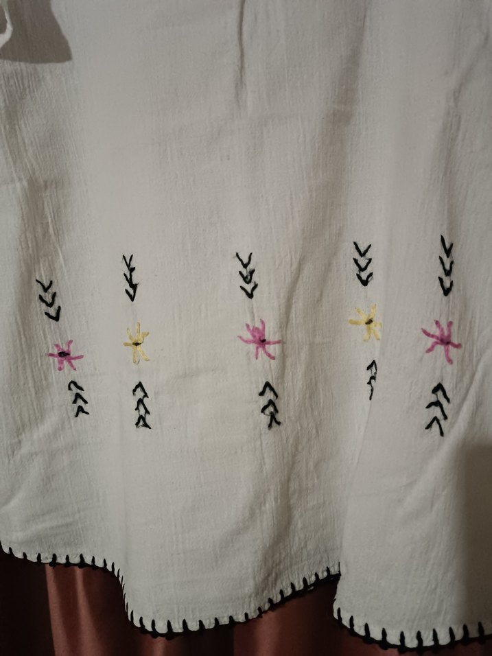 Nakışlı V Yakalı Pamuklu Bohem Bluz - Görsel 3