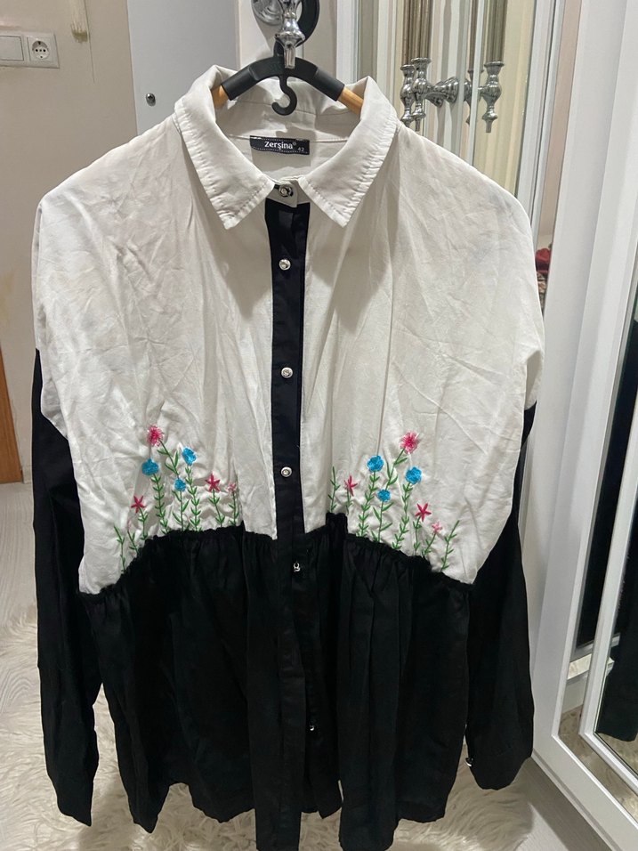 Nakışlı Siyah Beyaz Pamuklu Kadın Gömlek - Görsel 2