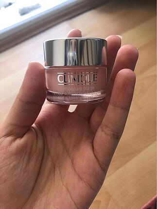 Clinique moisture surge