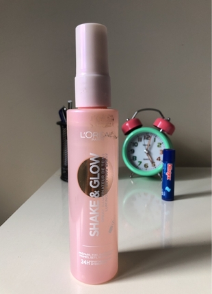 Loreal paris Shake and glow sprey