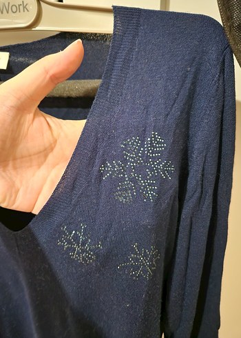 lacivert V Yaka Nakışlı Triko Kadın Kazak - Görsel 2