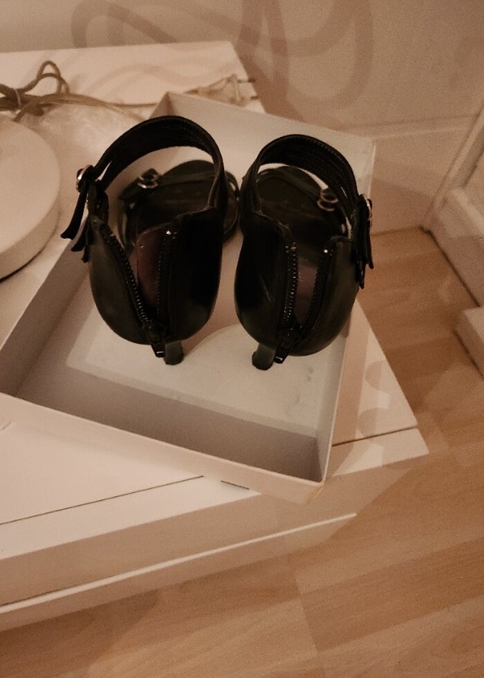 İnce topuklu sandalet - Görsel 4