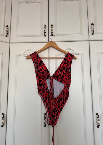 Kırmızı Bağlama Modelli Leopar Desenli Mayokini - Görsel 4