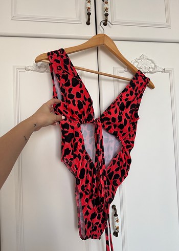 Kırmızı Bağlama Modelli Leopar Desenli Mayokini - Görsel 7