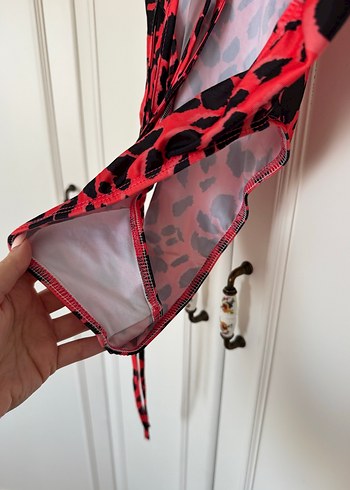 Kırmızı Bağlama Modelli Leopar Desenli Mayokini - Görsel 10