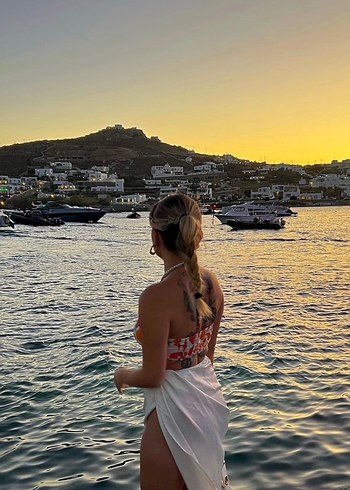 Bershka Renkli Deniz Kabuğu Desenli Boyundan Bağlamalı Crop Top - Görsel 3