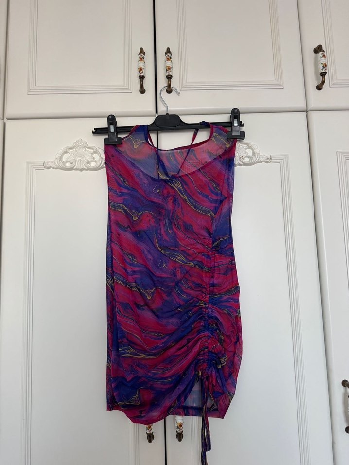 Mor Pembe Desenli Tül Kısa Plaj Elbisesi - Görsel 3