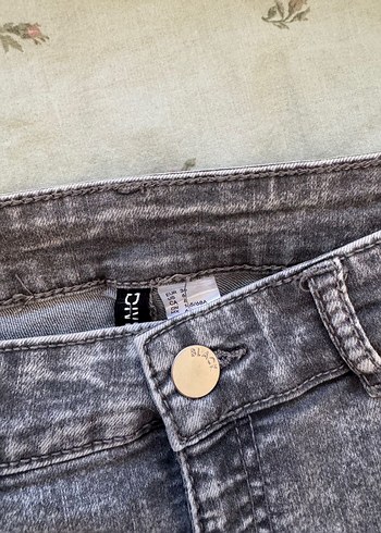 H&M Kadın Gri Yüksek Bel İnce Denim Şort - Görsel 5
