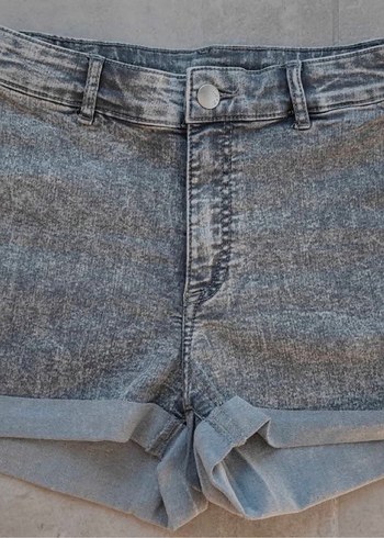 H&M Kadın Gri Yüksek Bel İnce Denim Şort - Görsel 6