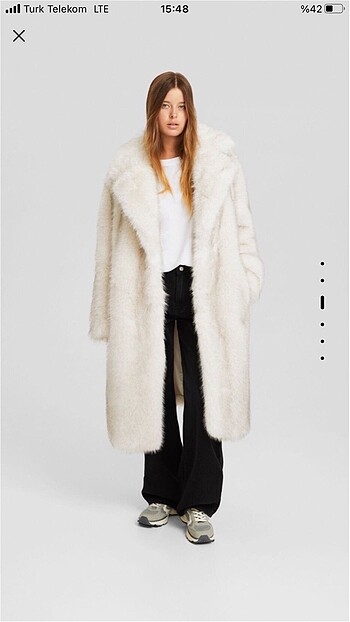 xs Beden beyaz Renk Bershka Beyaz Uzun Viral Peluş Kurk