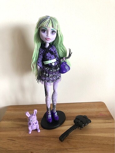 Monster High Twyla 13 wishes