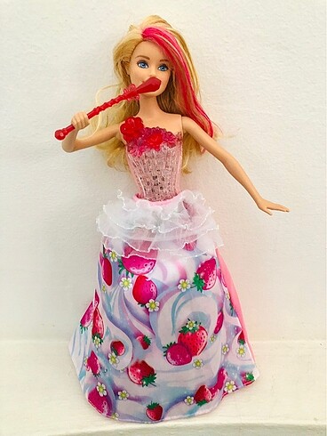 Barbie Dreamtopia Çilek Prensesi